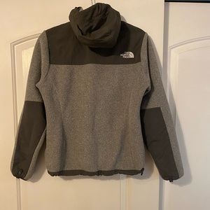 Women’s North Face Denali size small